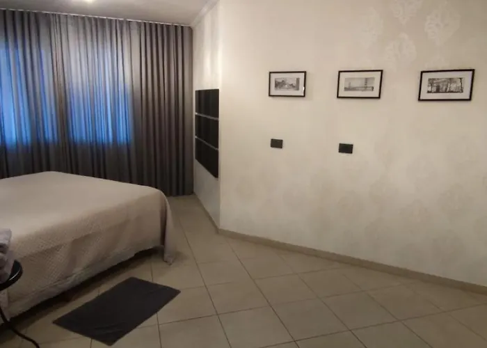 A Melhor Acomodacao Entre Pinhais E Curitiba - Quarto Para Ate O4 Pessoas Em Casa Com Garagem
